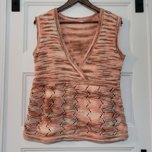 Handmade Crochet Sleeveless Sweater Pullover Shirt Womens M Coral Tan Cream - Picture 1 of 3